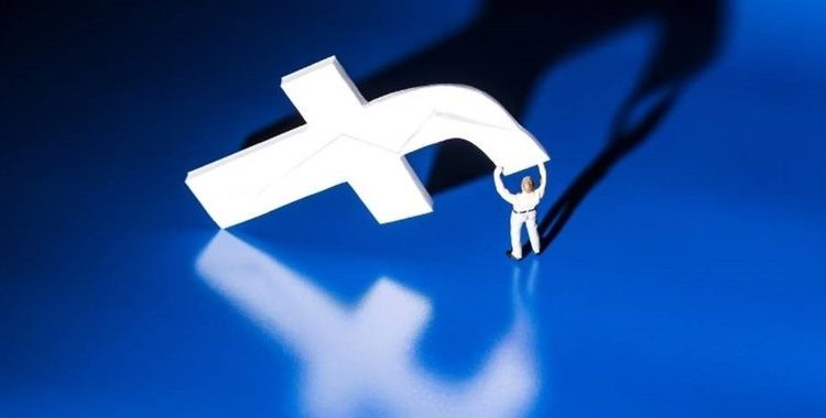 Facebook bans Philippine fake accounts