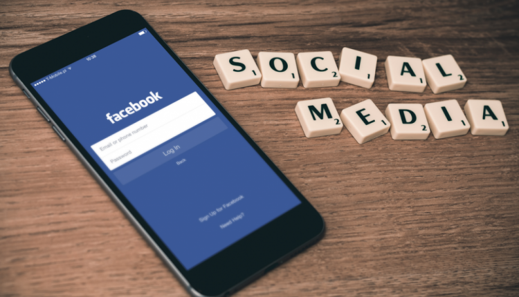 successfully-promote-merchandise-social-media