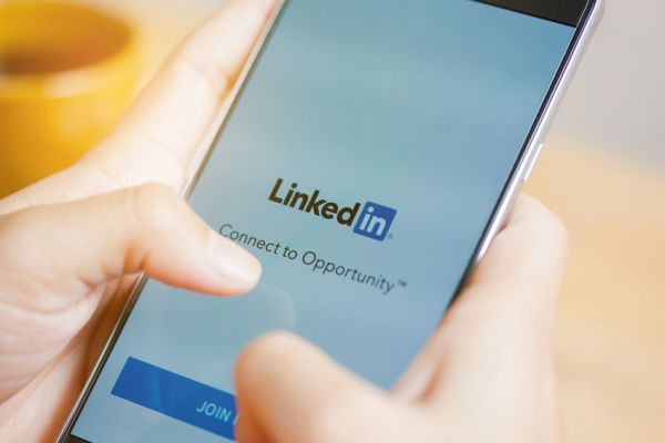 8 methods to interact on LinkedIn to spice up your PR and advertising efforts