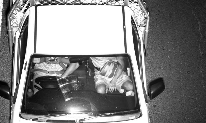 Australia uses new technology to catch drivers on phones