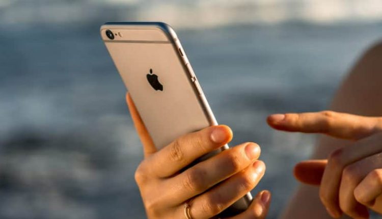 How to Use Capture Outside the Frame on iOS 13