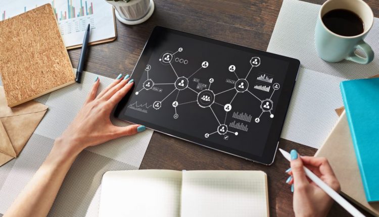 Learn How to Become a Social Media Manager! 10 Tips