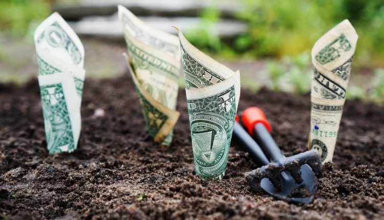 5 Ways Social Media Can Help You Save Money