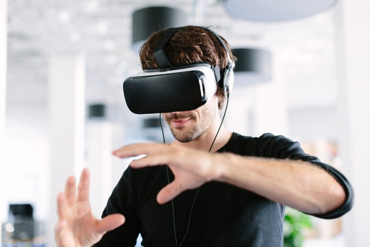 5 Ways Virtual Reality Will Drastically Change HR